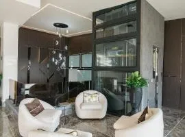 lovera hotel