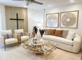 Villa Valbuena Ocean Pearl Key Largo Pool Restaurant Marina Pickleball, apartment in Tavernier