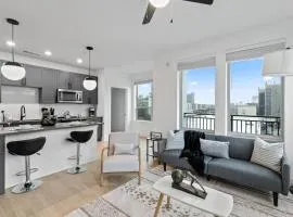 Sleek 2-Bedroom Retreat with Exclusive Parking