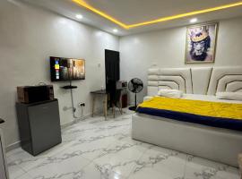 Spacious and luxurious studio apartment in OguduGRA, hotell sihtkohas Lagos