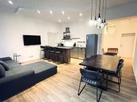 Loft directly next to Oktoberfest and downtown