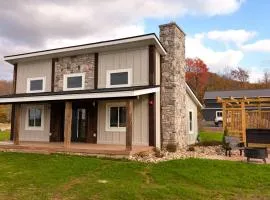 Valley View Resort Cabin 8, 2-Bed, Modern-Luxury with Hot Tub in Canaan Valley, WV