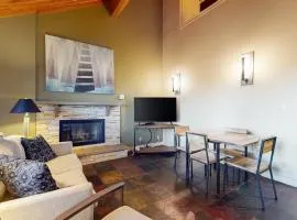 Deschutes Place Revel