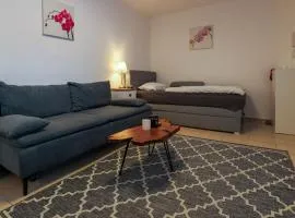 Central Messe Airport DUS Apartment with Terrace