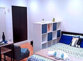 Suffolk Cosy Corner with free parking, 10min walking to town centre, hotel i Bury St Edmunds