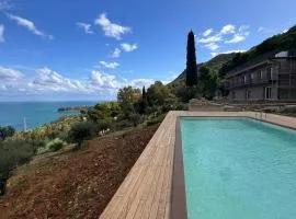 Pini, a Paradise Oasis
