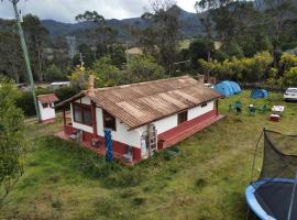 Alojamiento Los Alpes, ξενοδοχείο σε La Calera