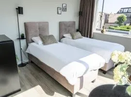 Xl Suite With Rain Shower, Aircon At City Center