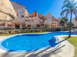Surf Apartment - Wifi - Parking - Swimming Pool - Patio - Garden
