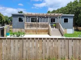 Raumati Beach Cosy Retreat