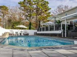 Modern 5 BR Stay Minutes From LBI