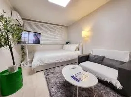 Moon House In Seoul #Quiet #Airport transport nearby#1 min to line2 nakseongdae subway