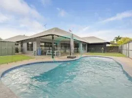 Cityside Hideaway 4BR Family House - Pool - Markets