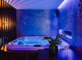 Love Room Les Private Places - Lit King Size et Jacuzzi Privé