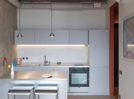 Authentic 1 BD Apartment by Domvia