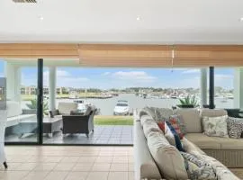 Marina Views family and small dog friendly