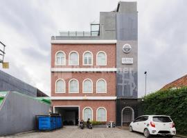 Ketje Luxury Capsule Mitra RedDoorz, hotel a Lampung
