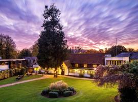 Sunday Box Hill Burford Bridge Hotel, hotel v destinaci Dorking