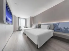 Atour Light Hotel Zhuhai Xiangzhou Mingzhu Station