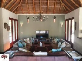 Zebula Golf and Wildlife Estate - Kudu's Bark Pax 12 - Moi Signature Luxury villa