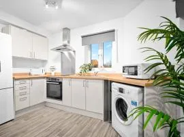 Modern 2 Bedroom Apartment - Secure Parking - Fast WIFI - Top Rated - 53C