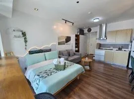 Lil' Olive Spot at SOHO Central Condo in front of Edsa Shangri-la Mall