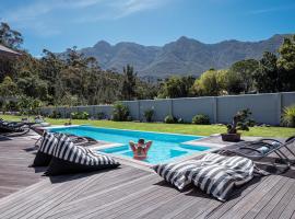 A Riverbed Guesthouse