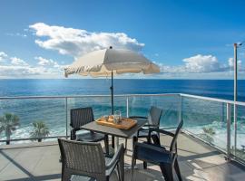 The Wave House - Two Bedroom Flat, hotel em Jardim do Mar