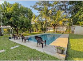 Oasis Beach House, hotel pantai di Sonsonate