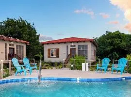 Residences at Barrier Reef Casita 4 by Stay Floreo