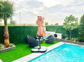 Dubai Private Pool villa Damac Hills 2 deleguest
