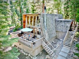 Modern and Private Cabin in the Woods, hotel v destinaci Carnelian Bay