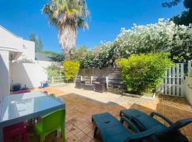 Villa 5mn mer, 8pers, 100m2, grande terrasse, clim, villa i La Grande-Motte