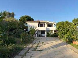 Casa Teresa a Porto Pino, hotel in Porto Pino