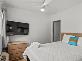 4BR2BA Sleeps 12 Pet-Friendly Steps to Beach