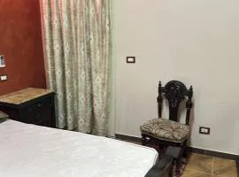 شقة بكمبوند التجمع الخامس قريب من الجامعه الأمريكية