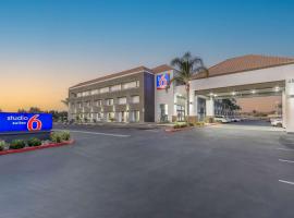Studio 6 Suites Perris, CA, hotel blizu letališča letališče March ARB - RIV, Perris