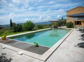 Villa Ma Cardaline avec Piscine et Vue Mer avec 3 Chambres pour 6 Personnes Classé 3 Etoiles