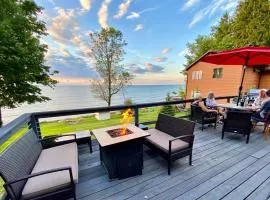 Oak Cottage Lakefront Hot Tub Fire Pit