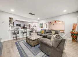 1 Mi to Beach Sunny Lantana Cottage with Pool!