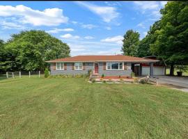 Cavern, cottage in Cave City