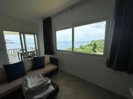 Assaly Villa - Breathtaking Ocean View with private beach