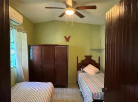 Casa a pasos de la Laguna del Carpintero，Tampico的便宜飯店