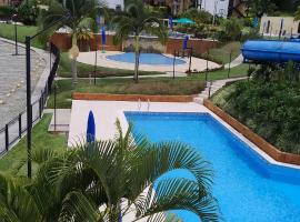 Apartamento eje cafetero Parque del cafe, hotel en La Tebaida