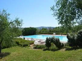 House with private garden in the Crete Senesi