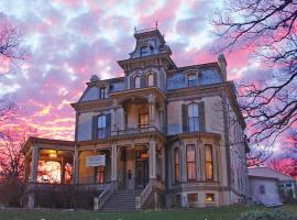 Garth Woodside Mansion Bed and Breakfast, hotell i Hannibal