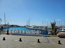 Corralejo Coliving by Amazzzing Travel、コラレホのホステル
