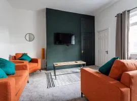 4-brhome With Backyard Terrace In Sunderland