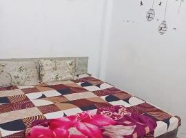 Oyo Hotel Rishiram, hotel v destinaci Muzaffarnagar