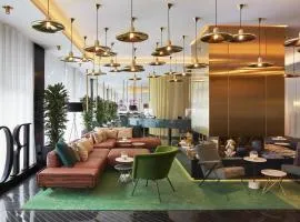 Roomers Munich, Autograph Collection